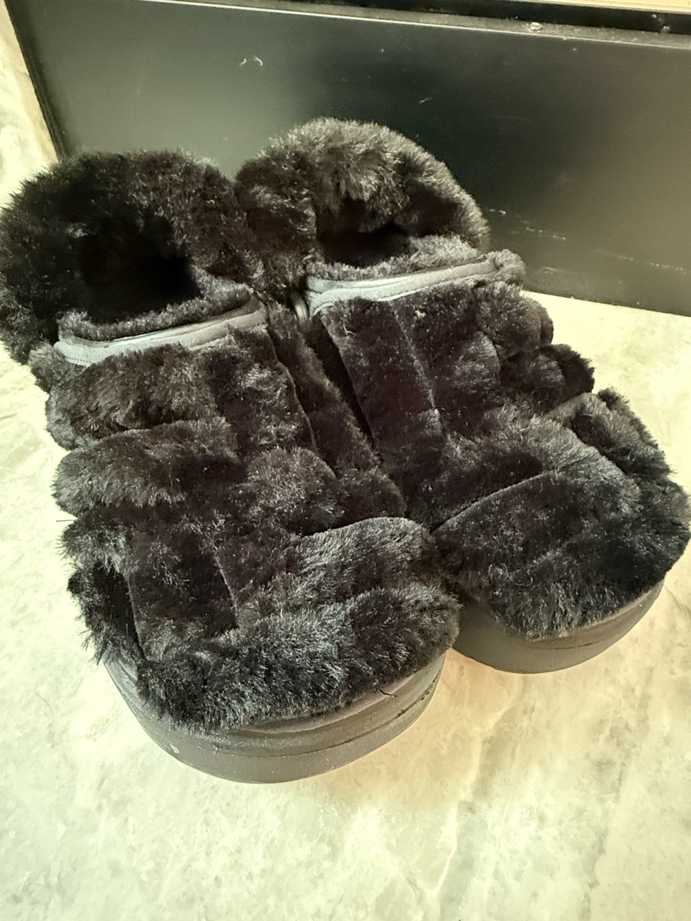 Crocs STOMP Quilted Clog Faux Fur Platform Sandals Clogs Women’s Sz 10 Mens 8 - Picture 3 of 11